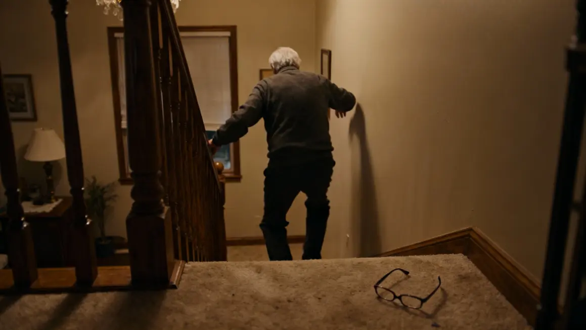 Personne agee escalier chute symptome Alzheimer