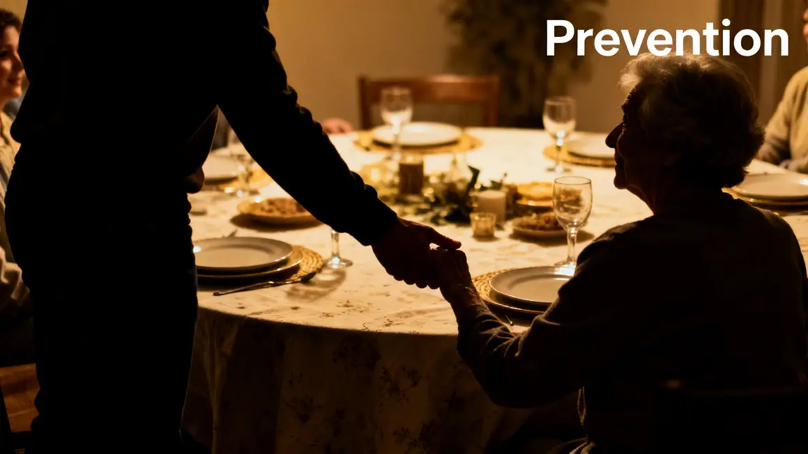 Main tendue entre adulte et senior autour d'une table de fête, prévention du cœur