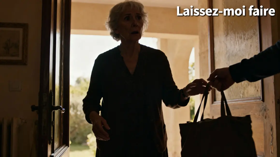 senior surprise aide imposée intérieur